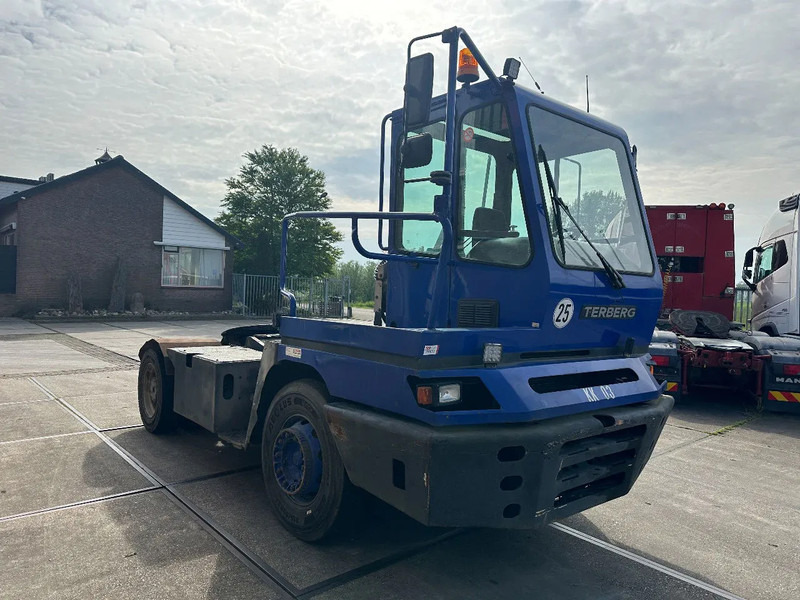 Terberg YT 182 MOTOR ROOKT - Terminálový traktor: obrázek 3 Terberg YT 182 MOTOR ROOKT - Terminálový traktor: obrázek 3