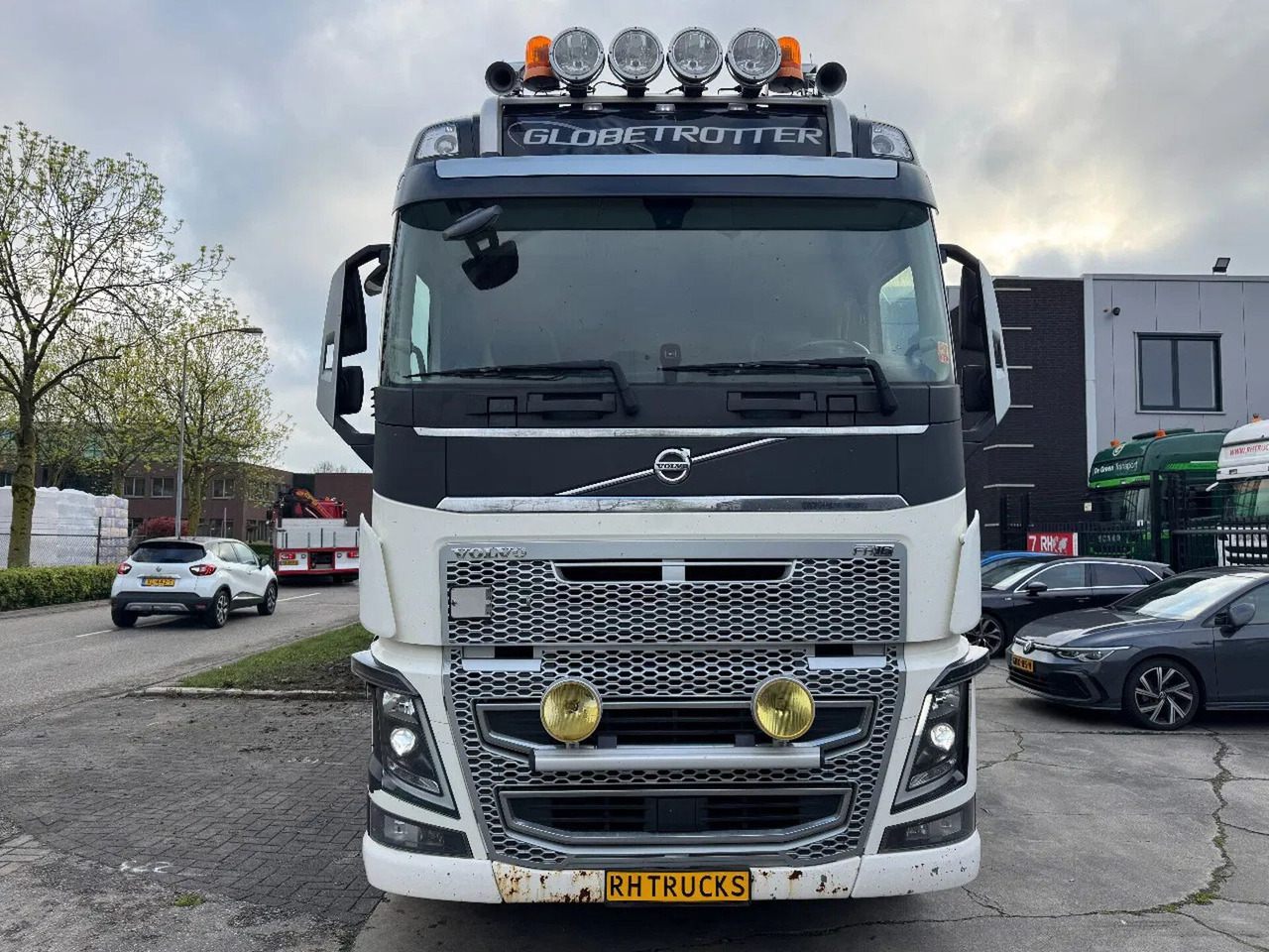 Volvo FH 16.650 6X4 - EURO 6 + CARRIER SUPRA 750 - Chladírenský nákladní automobil: obrázek 2 Volvo FH 16.650 6X4 - EURO 6 + CARRIER SUPRA 750 - Chladírenský nákladní automobil: obrázek 2