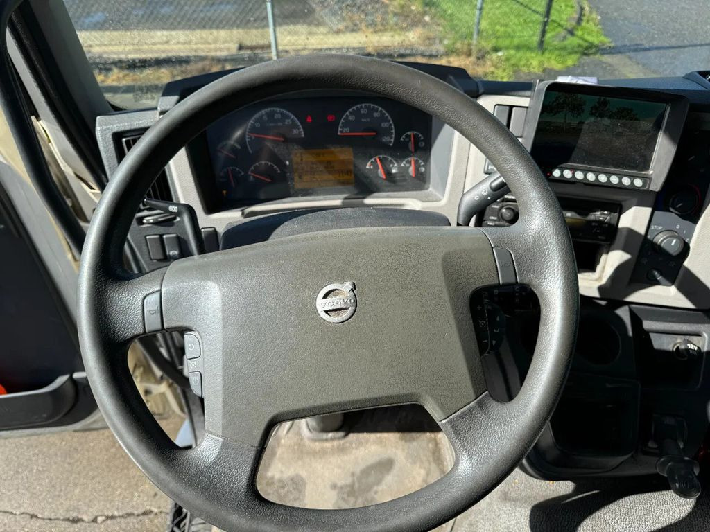 Podvozek s kabinou Volvo FL 240 4X2 - EURO 5 - TÜV 08-2025: obrázek 13