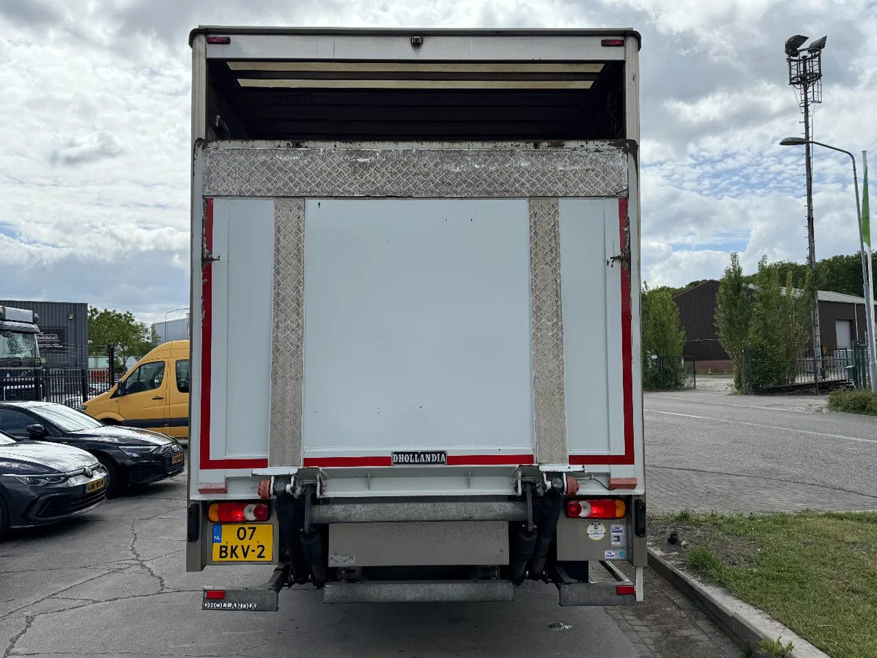 Volvo FL 250 18 TON - ONLY 169.291 KM + DHOLLANDIA LIF - Skříňový nákladní auto: obrázek 5 Volvo FL 250 18 TON - ONLY 169.291 KM + DHOLLANDIA LIF - Skříňový nákladní auto: obrázek 5
