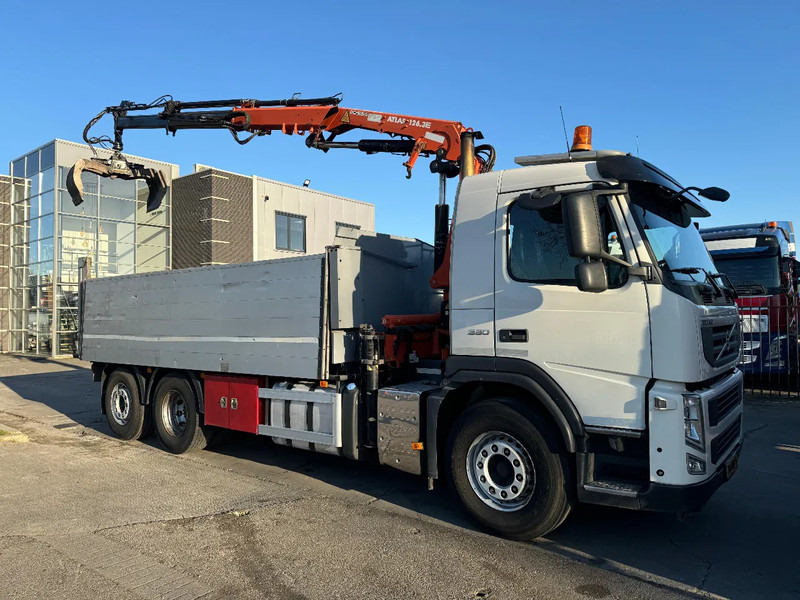 Volvo FM 330 6X2 - EURO 5 + ATLAS 126.3E A2 + REMOTE + LIFT/STEERING AXLE - Sklápěč, Auto s hydraulickou rukou: obrázek 1 Volvo FM 330 6X2 - EURO 5 + ATLAS 126.3E A2 + REMOTE + LIFT/STEERING AXLE - Sklápěč, Auto s hydraulickou rukou: obrázek 1