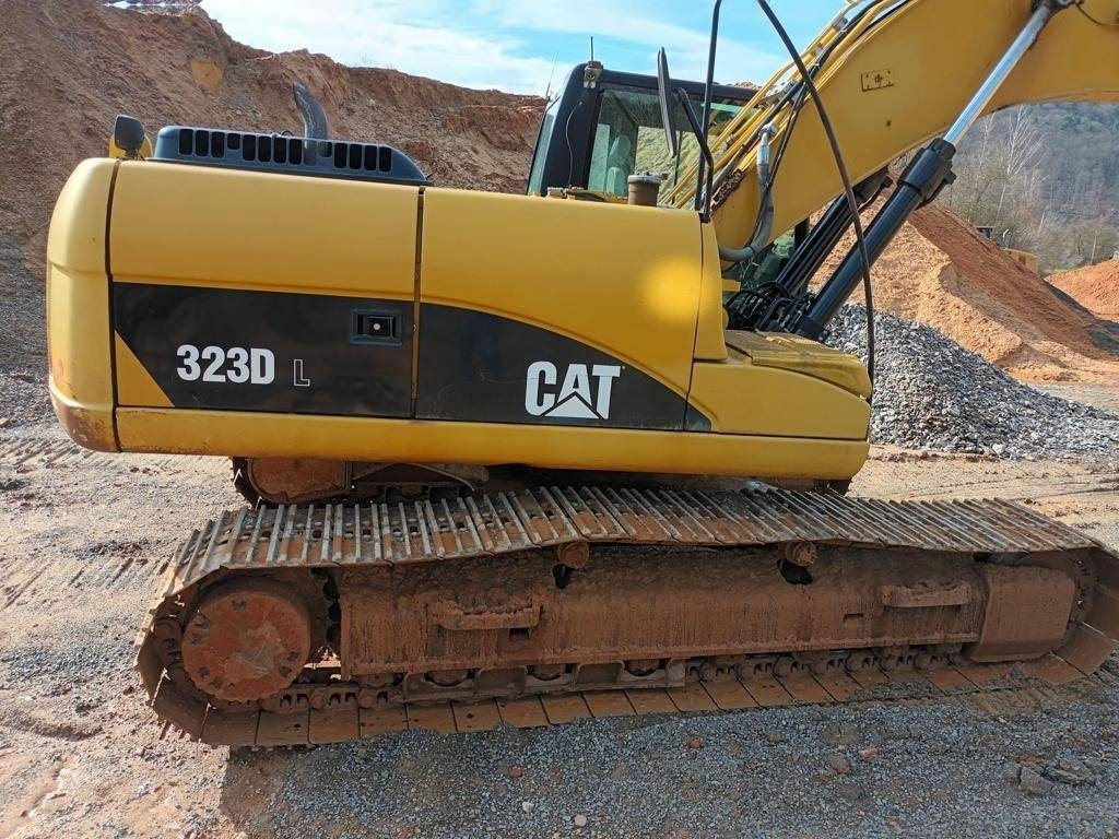 CAT 323 DL - Pásové rýpadlo: obrázek 2 CAT 323 DL - Pásové rýpadlo: obrázek 2