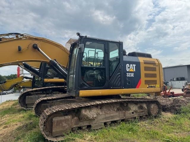 CAT 323 E - Pásové rýpadlo: obrázek 1 CAT 323 E - Pásové rýpadlo: obrázek 1