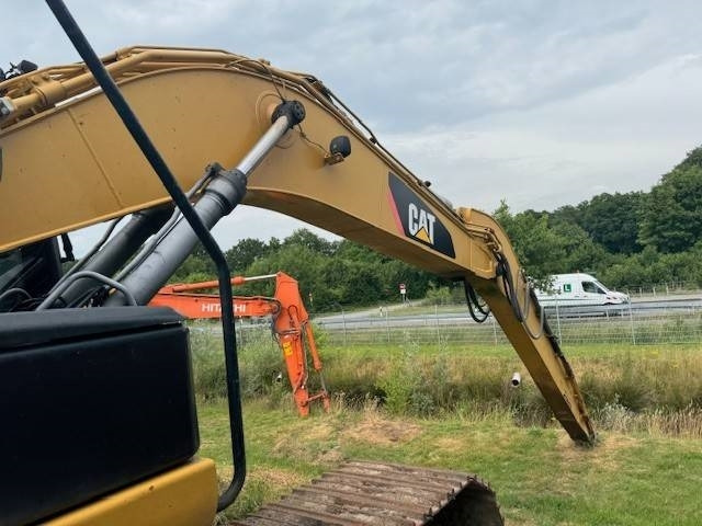 CAT 323 E - Pásové rýpadlo: obrázek 4 CAT 323 E - Pásové rýpadlo: obrázek 4
