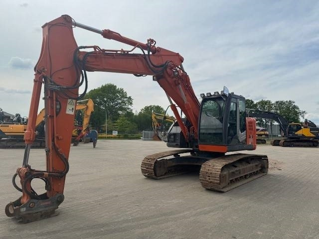 HITACHI ZX 225USLC-3 - Pásové rýpadlo: obrázek 2 HITACHI ZX 225USLC-3 - Pásové rýpadlo: obrázek 2