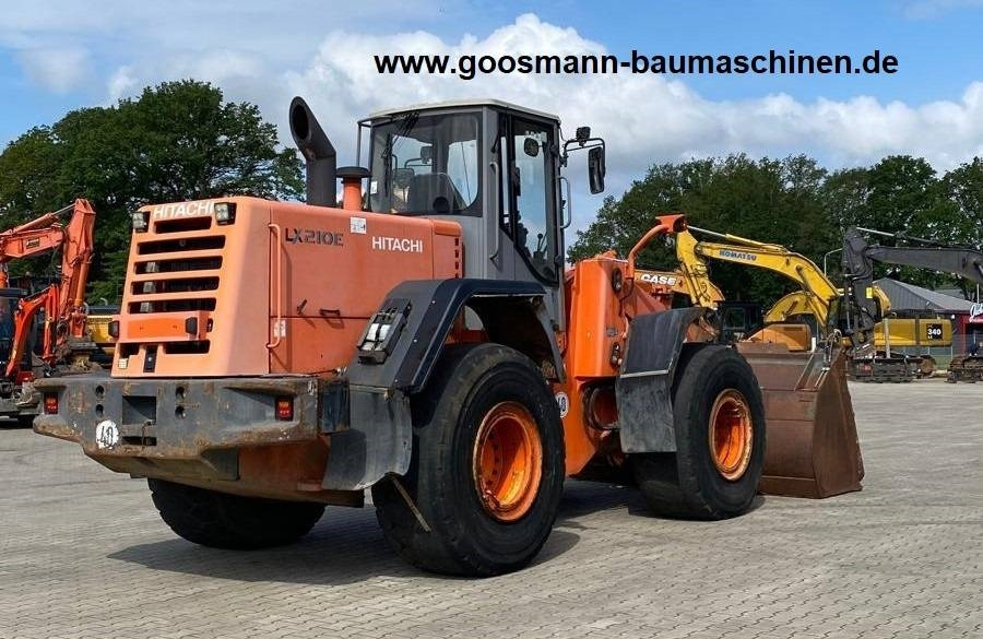 Hitachi LX 210 E - Kolový nakladač: obrázek 2 Hitachi LX 210 E - Kolový nakladač: obrázek 2