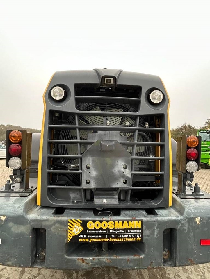Komatsu WA 320 - Kolový nakladač: obrázek 4 Komatsu WA 320 - Kolový nakladač: obrázek 4