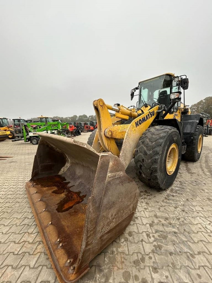 Komatsu WA 320 - Kolový nakladač: obrázek 5 Komatsu WA 320 - Kolový nakladač: obrázek 5