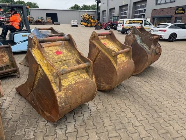 Tiefenlöffel auf OQ 70/55 mehrfach vorhanden - Lžíce na bagr: obrázek 2 Tiefenlöffel auf OQ 70/55 mehrfach vorhanden - Lžíce na bagr: obrázek 2