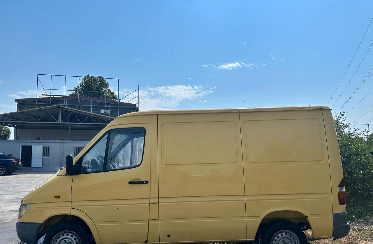 Furgone Mercedes Sprinter 211 - Furgon: obrázek 1 Furgone Mercedes Sprinter 211 - Furgon: obrázek 1