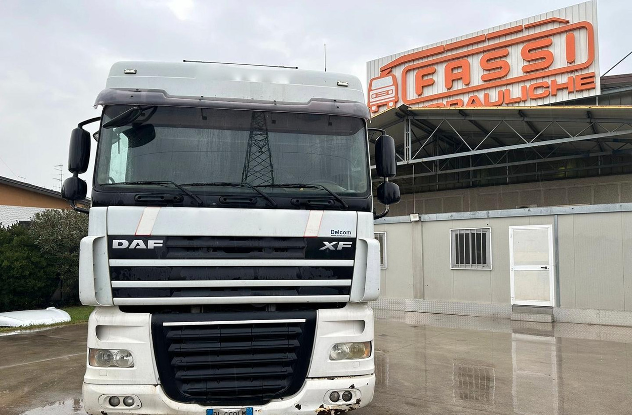 Tahač Trattore Daf XF: obrázek 7