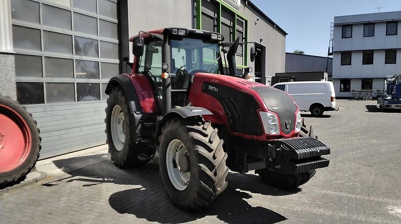 Valtra T153 Versu - Traktor: obrázek 3 Valtra T153 Versu - Traktor: obrázek 3