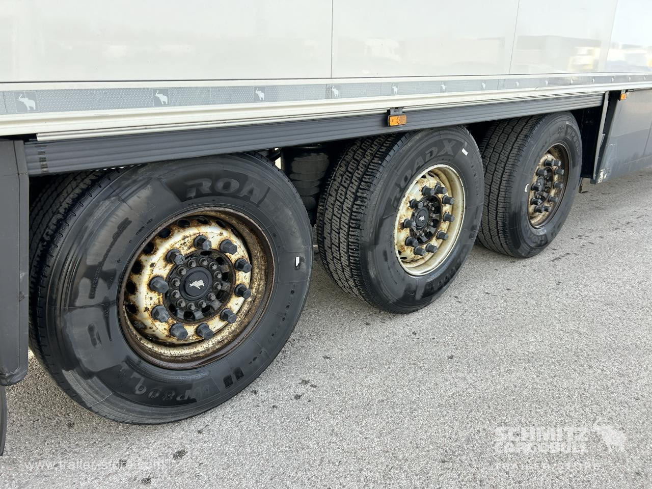 SCHMITZ Reefer Multitemp Double deck Taillift - Izotermický návěs: obrázek 2 SCHMITZ Reefer Multitemp Double deck Taillift - Izotermický návěs: obrázek 2