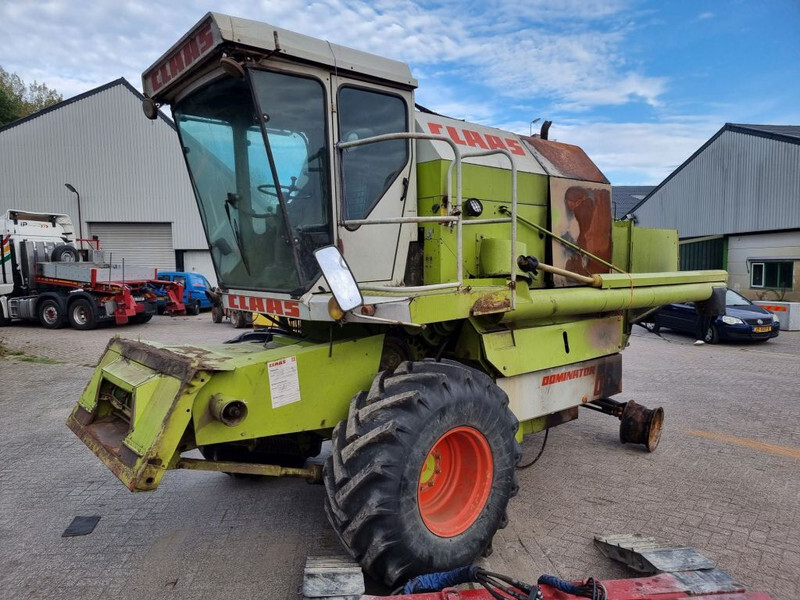 Claas 68s - Sklízecí mlátička: obrázek 1 Claas 68s - Sklízecí mlátička: obrázek 1