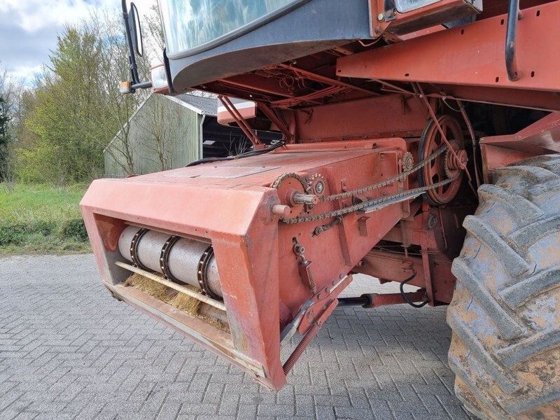 Laverda 3400 - Sklízecí mlátička: obrázek 3 Laverda 3400 - Sklízecí mlátička: obrázek 3