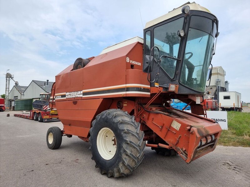 Laverda 3500 - Sklízecí mlátička: obrázek 3 Laverda 3500 - Sklízecí mlátička: obrázek 3