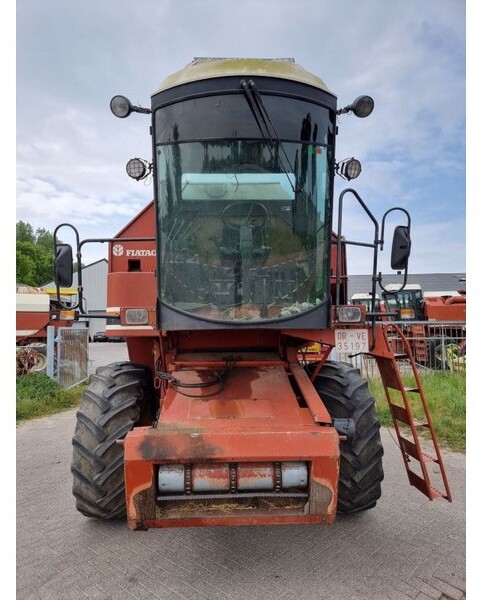 Laverda 3500 - Sklízecí mlátička: obrázek 2 Laverda 3500 - Sklízecí mlátička: obrázek 2