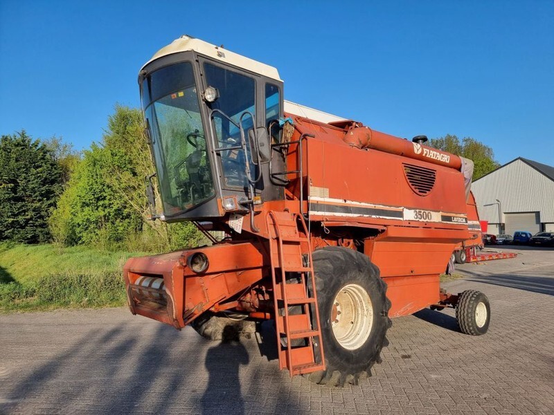 Laverda 3500 - Sklízecí mlátička: obrázek 1 Laverda 3500 - Sklízecí mlátička: obrázek 1