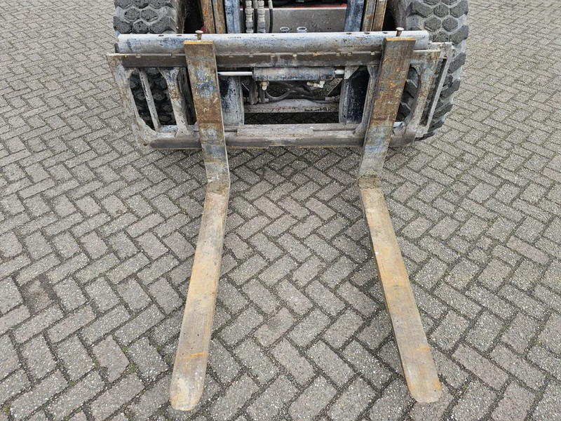 Manitou M 30-2 4ST3B - Vysokozdvižný vozík terénní: obrázek 4 Manitou M 30-2 4ST3B - Vysokozdvižný vozík terénní: obrázek 4