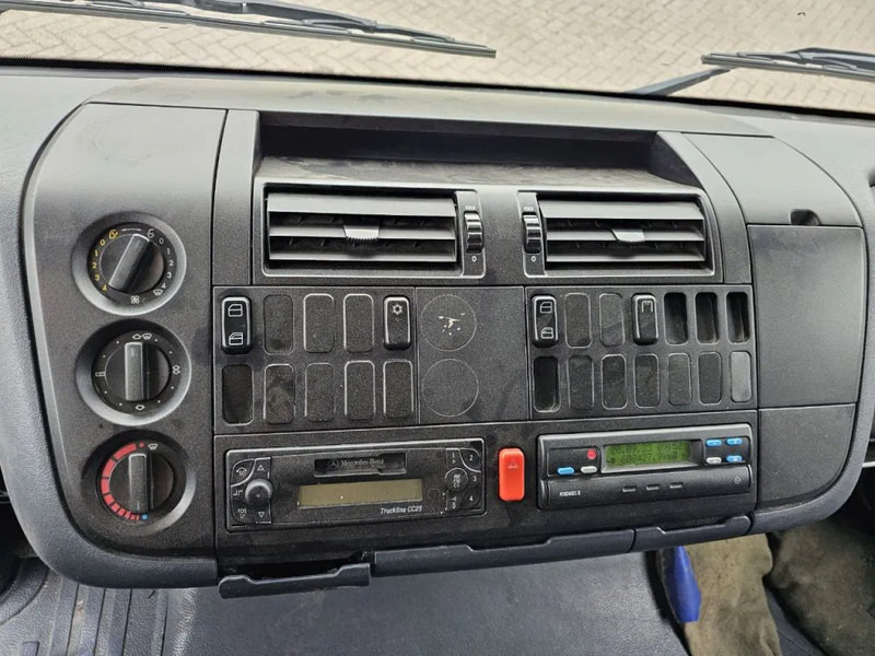 Plachtový nákladní auto Mercedes-Benz Atego 918: obrázek 11