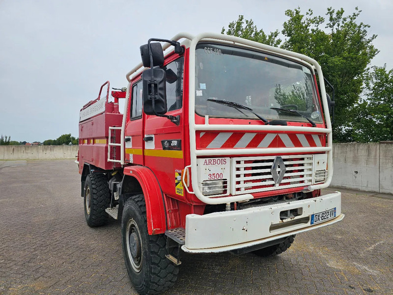 Renault M210 Arbois 3500L - Hasičský vůz: obrázek 3 Renault M210 Arbois 3500L - Hasičský vůz: obrázek 3