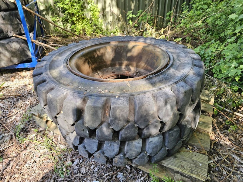 SOLIDE 8.25-20 - Pneumatiky: obrázek 2 SOLIDE 8.25-20 - Pneumatiky: obrázek 2