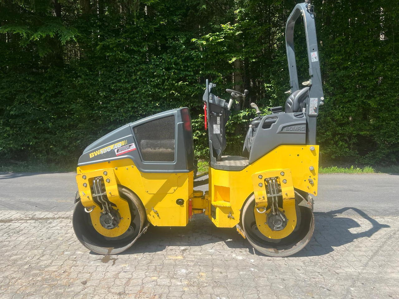 BOMAG BW 120 AD-5 - Mini válec: obrázek 1 BOMAG BW 120 AD-5 - Mini válec: obrázek 1