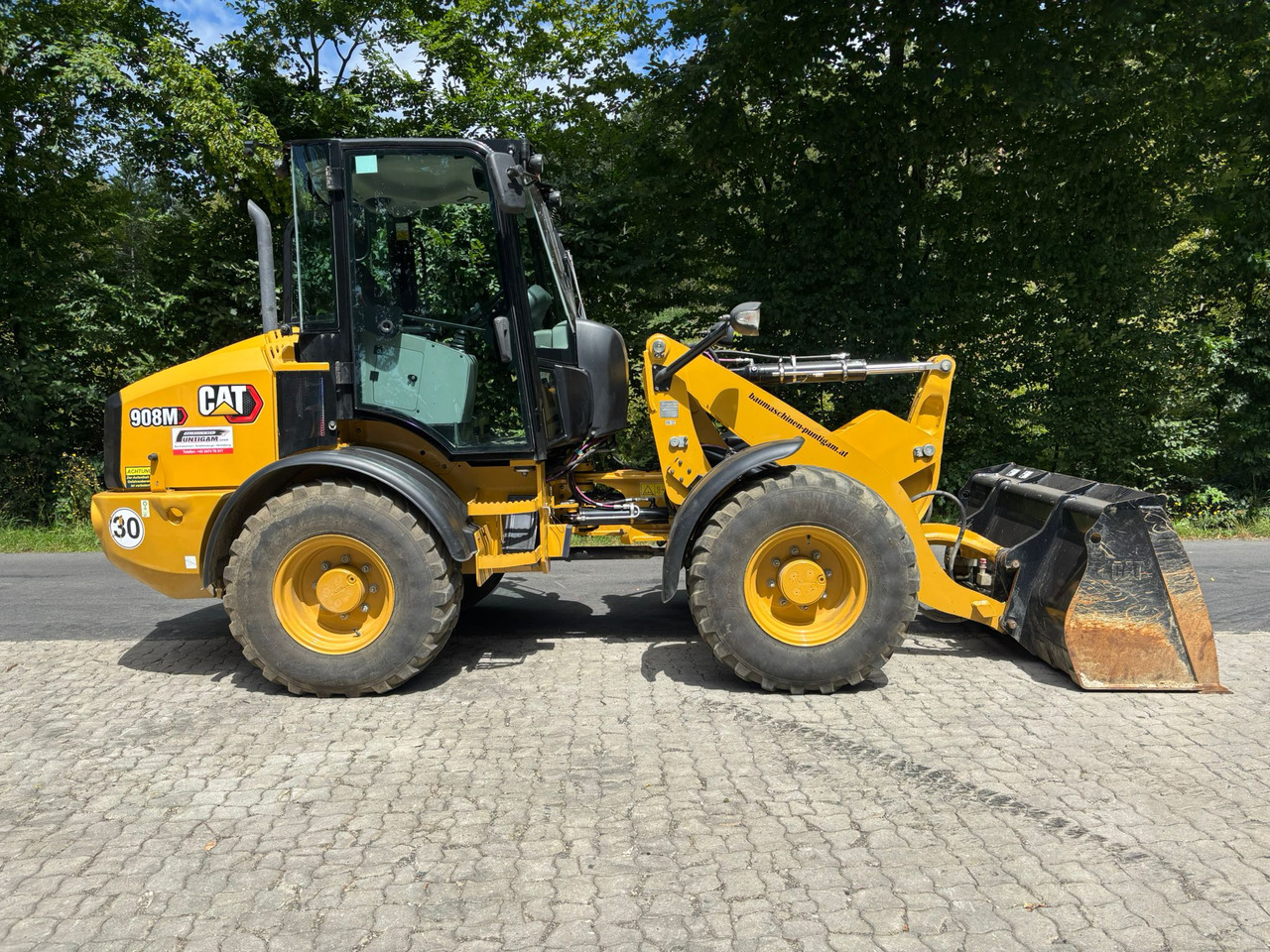 CATERPILLAR 908 M - Kolový nakladač: obrázek 2 CATERPILLAR 908 M - Kolový nakladač: obrázek 2