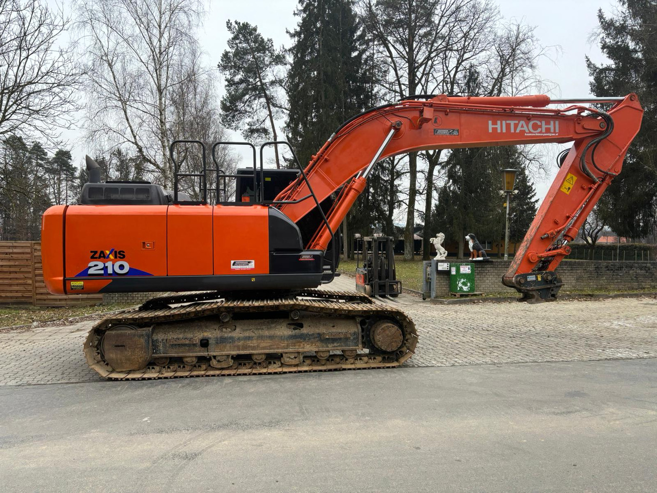 HITACHI ZX 210-6 - Pásové rýpadlo: obrázek 2 HITACHI ZX 210-6 - Pásové rýpadlo: obrázek 2