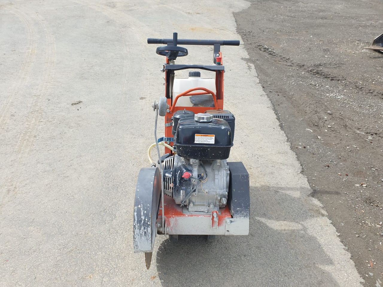 HUSQVARNA FS 400 LV - Stavební zařízení: obrázek 4 HUSQVARNA FS 400 LV - Stavební zařízení: obrázek 4