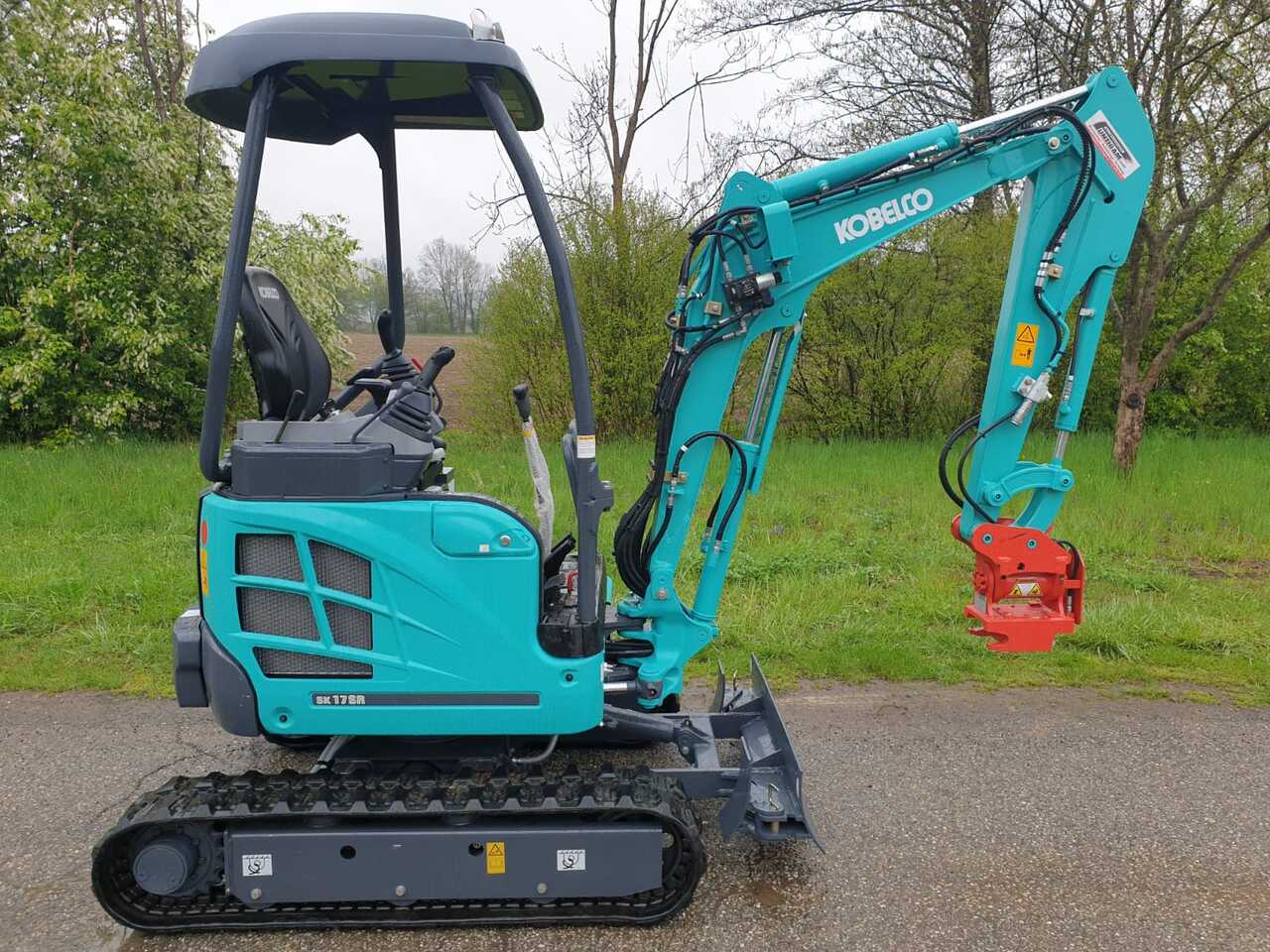 KOBELCO SK 17 SR-3E - Mini rýpadlo: obrázek 2 KOBELCO SK 17 SR-3E - Mini rýpadlo: obrázek 2