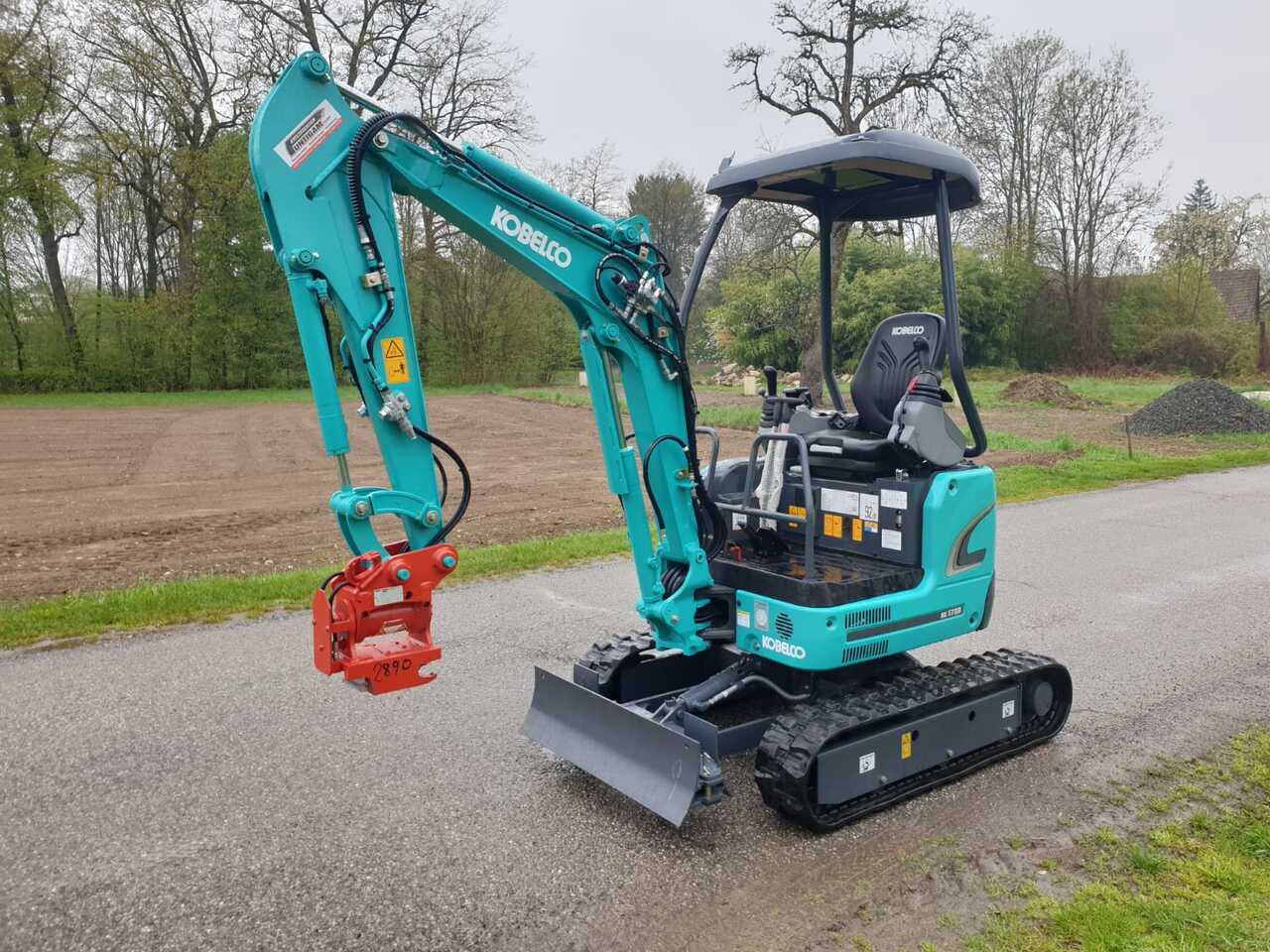 KOBELCO SK 17 SR-3E - Mini rýpadlo: obrázek 3 KOBELCO SK 17 SR-3E - Mini rýpadlo: obrázek 3