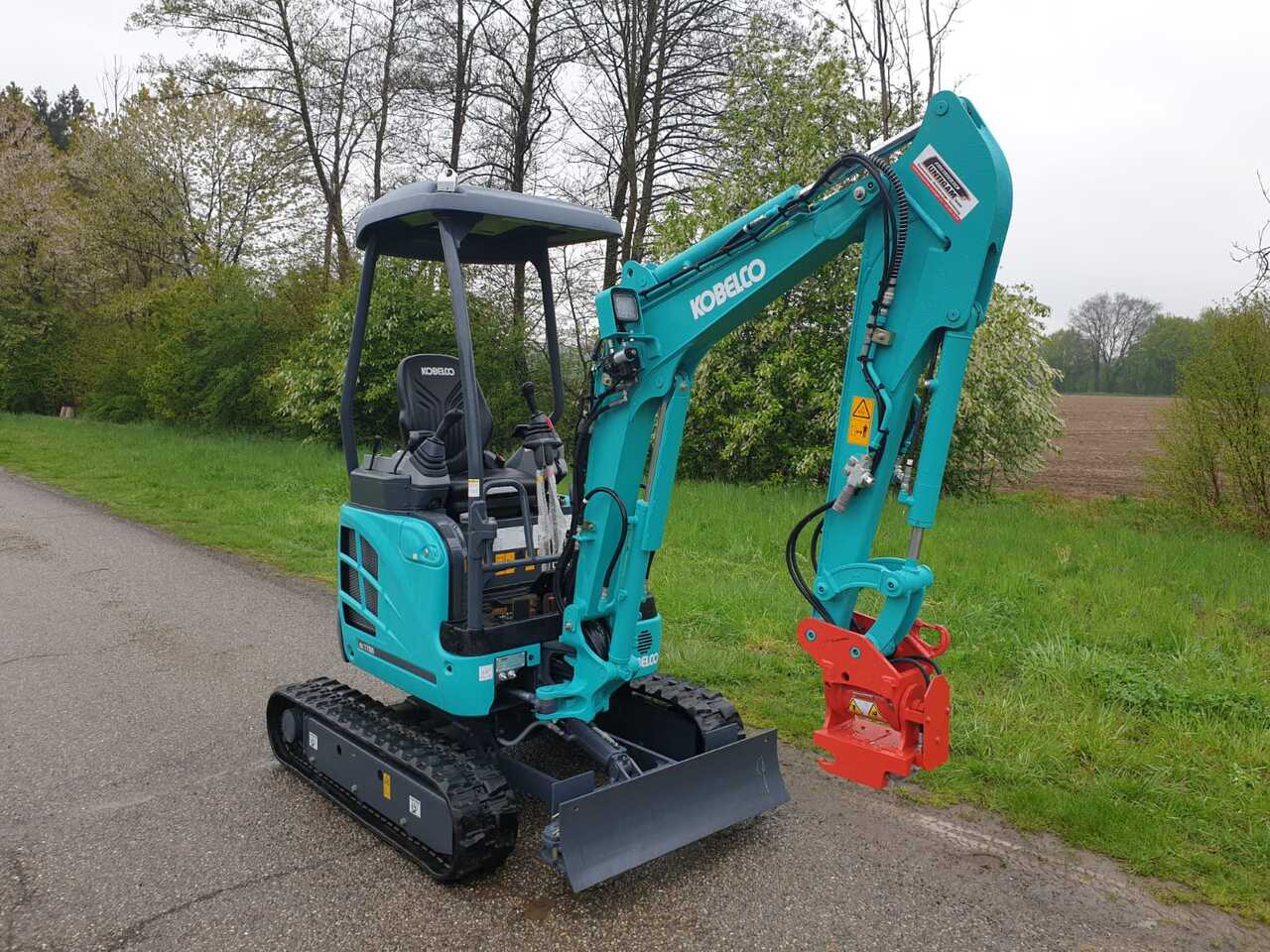 KOBELCO SK 17 SR-3E - Mini rýpadlo: obrázek 4 KOBELCO SK 17 SR-3E - Mini rýpadlo: obrázek 4