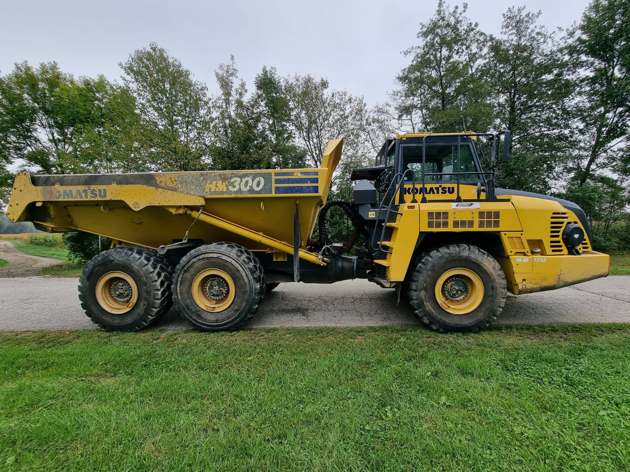 KOMATSU HM 300-5EO - Pevný dempr: obrázek 2 KOMATSU HM 300-5EO - Pevný dempr: obrázek 2