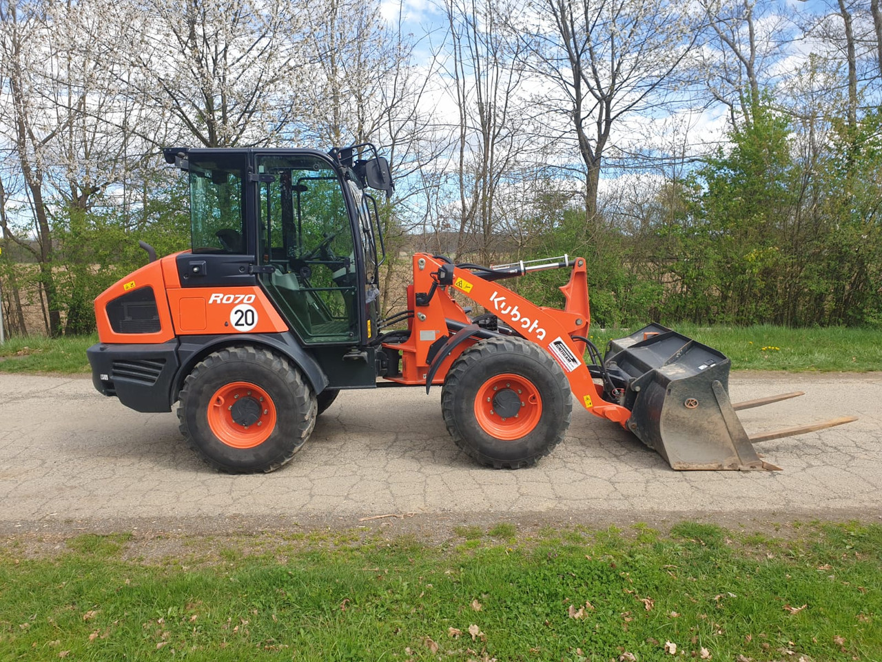 KUBOTA R 070 - Kolový nakladač: obrázek 2 KUBOTA R 070 - Kolový nakladač: obrázek 2