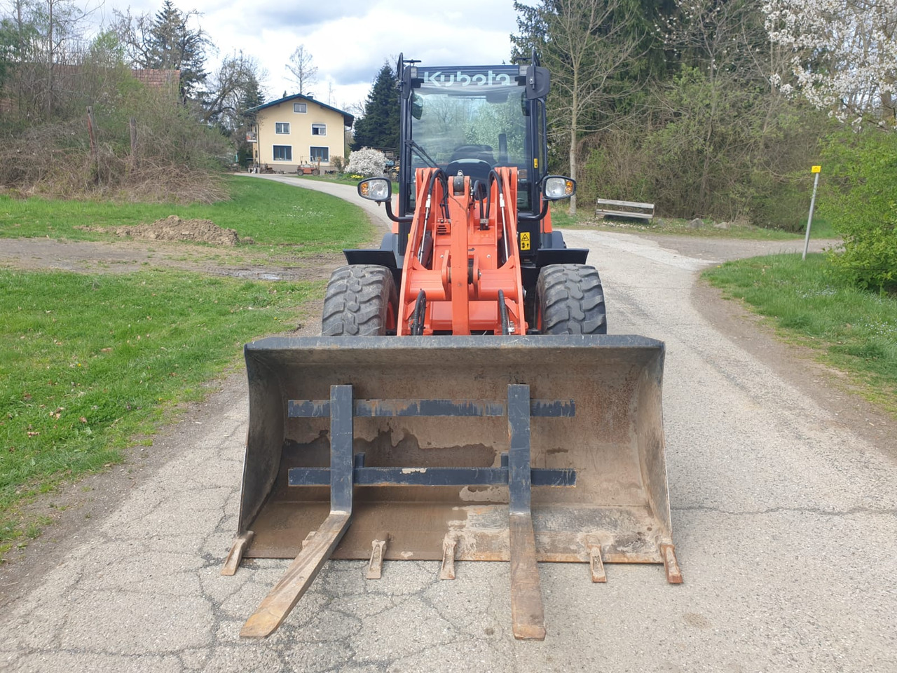 KUBOTA R 070 - Kolový nakladač: obrázek 4 KUBOTA R 070 - Kolový nakladač: obrázek 4