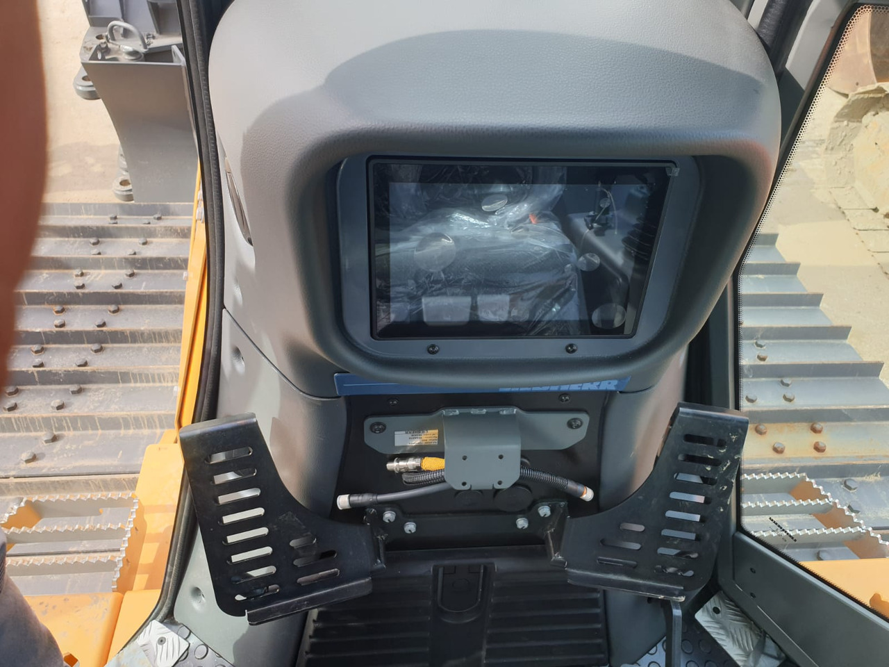 Buldozer LIEBHERR PR 726 05 LGP: obrázek 15