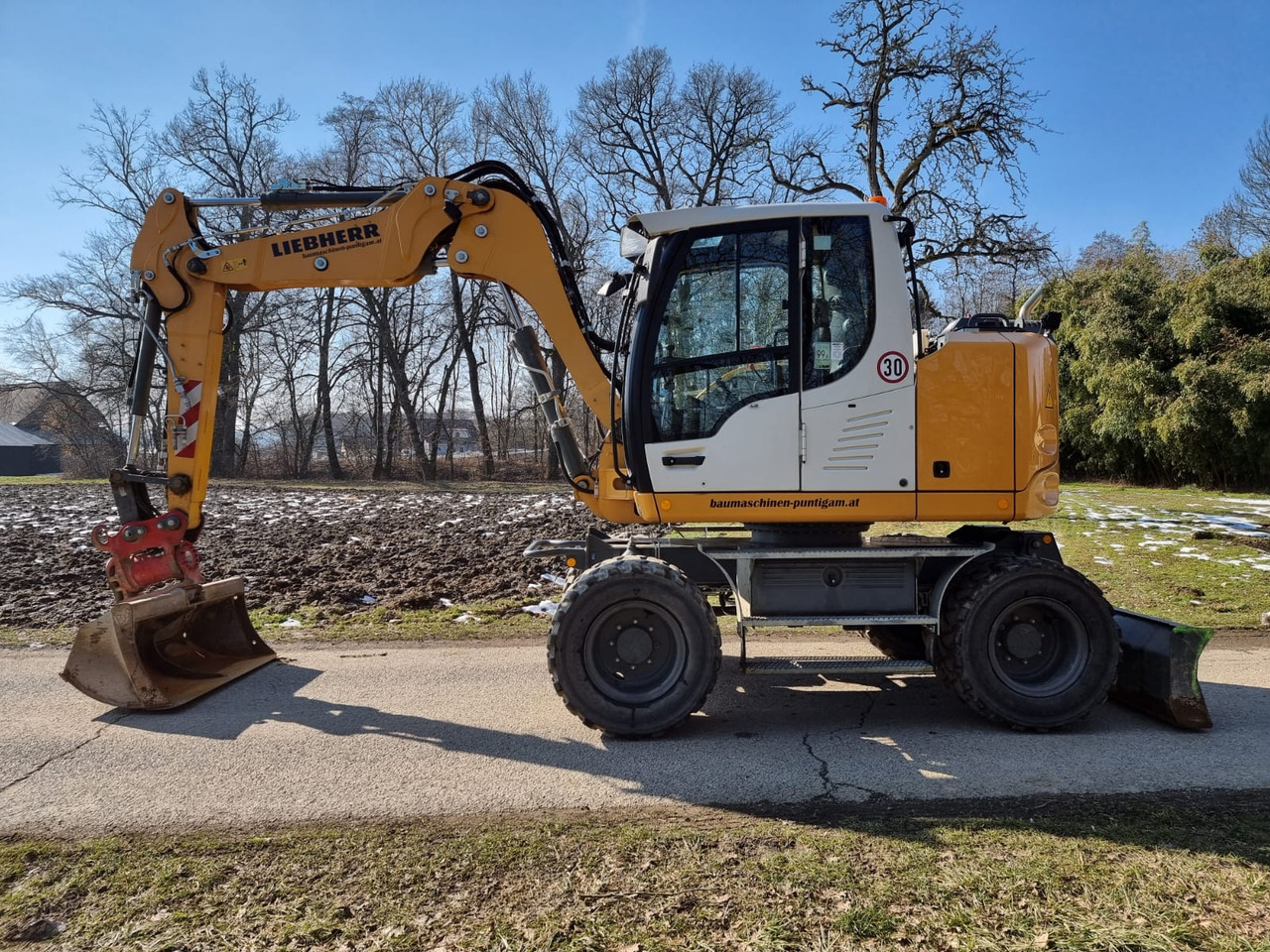 Liebherr A 910 Compact Litronic - Kolesové rýpadlo: obrázek 1 Liebherr A 910 Compact Litronic - Kolesové rýpadlo: obrázek 1