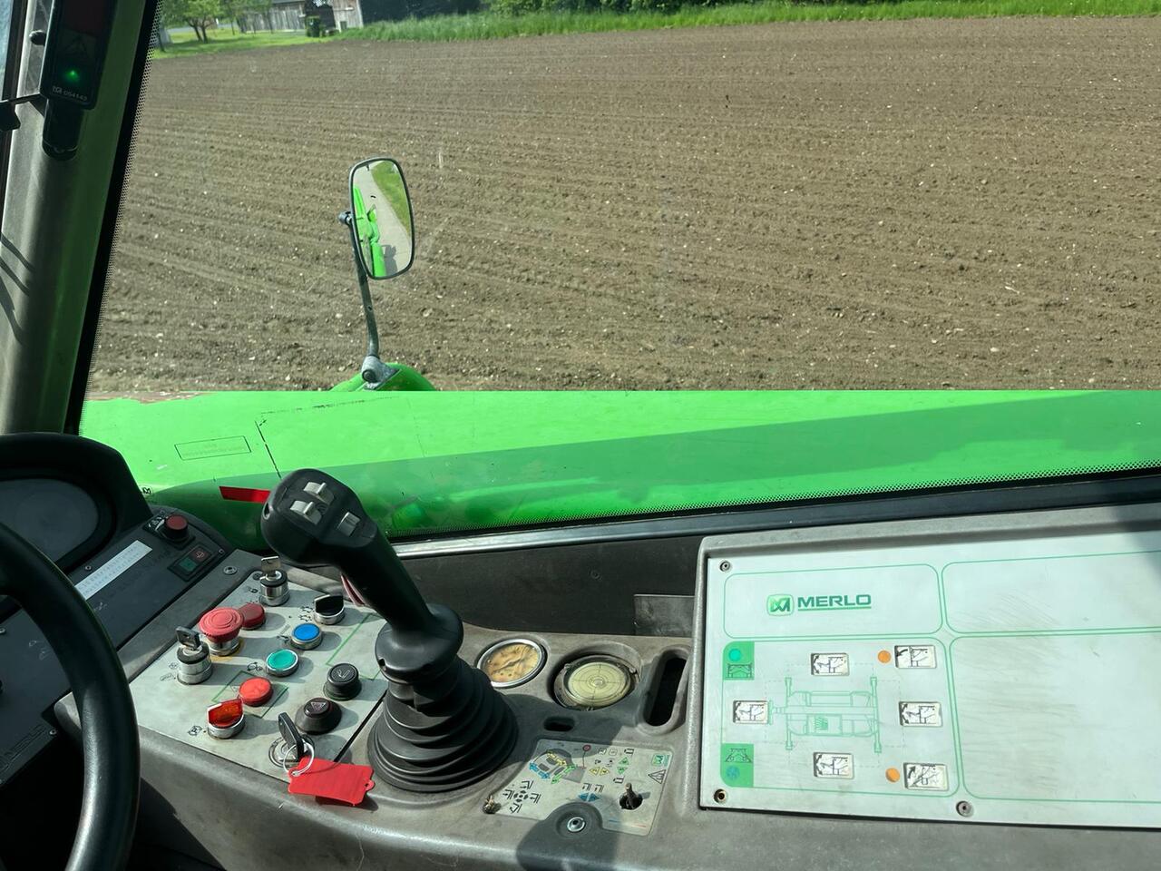 Teleskopický manipulátor MERLO Roto 38.16: obrázek 12 Teleskopický manipulátor MERLO Roto 38.16: obrázek 12