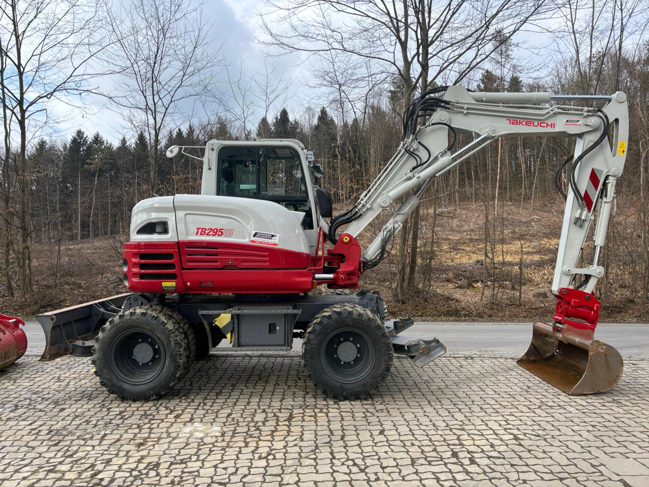 TAKEUCHI TB 295 W - Kolesové rýpadlo: obrázek 2 TAKEUCHI TB 295 W - Kolesové rýpadlo: obrázek 2