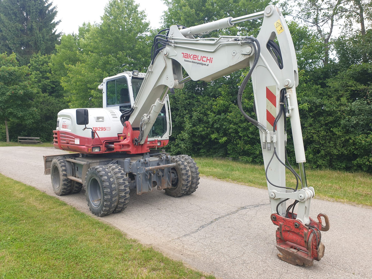 TAKEUCHI TB 295W - Kolesové rýpadlo: obrázek 4 TAKEUCHI TB 295W - Kolesové rýpadlo: obrázek 4