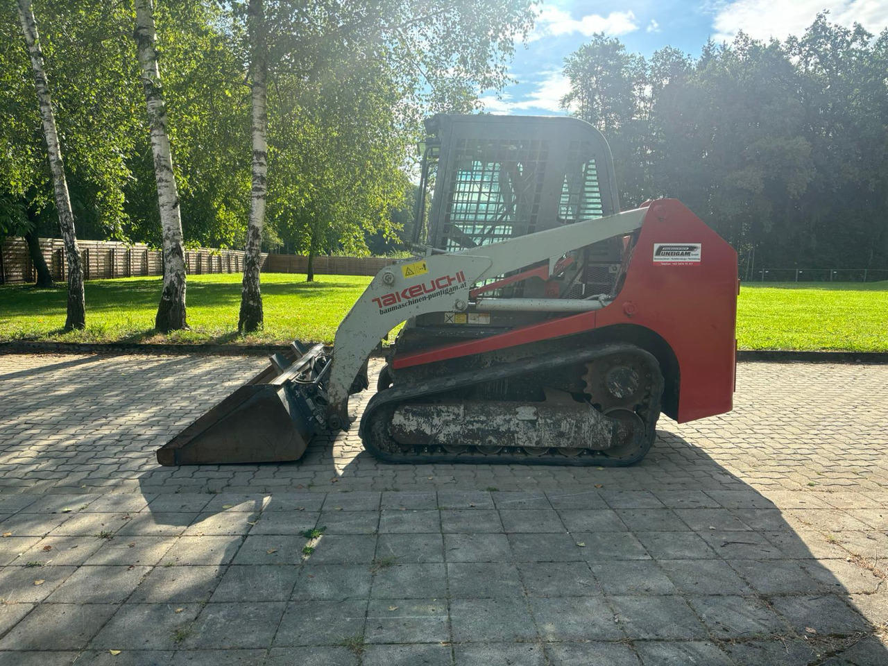 TAKEUCHI TL 230 - Smykový nakladač: obrázek 2 TAKEUCHI TL 230 - Smykový nakladač: obrázek 2
