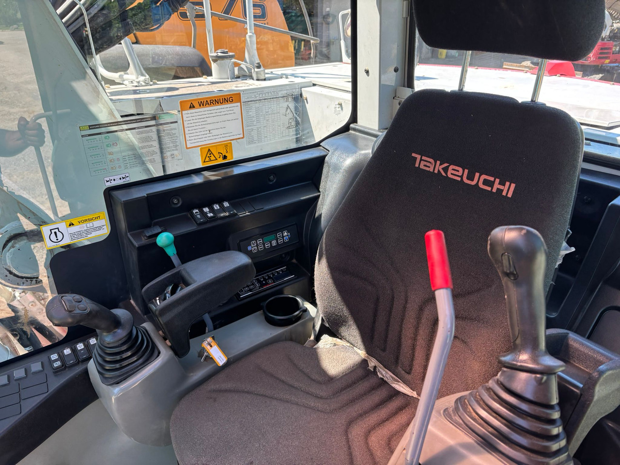 Pásové rýpadlo Takeuchi TB 2150 R: obrázek 10