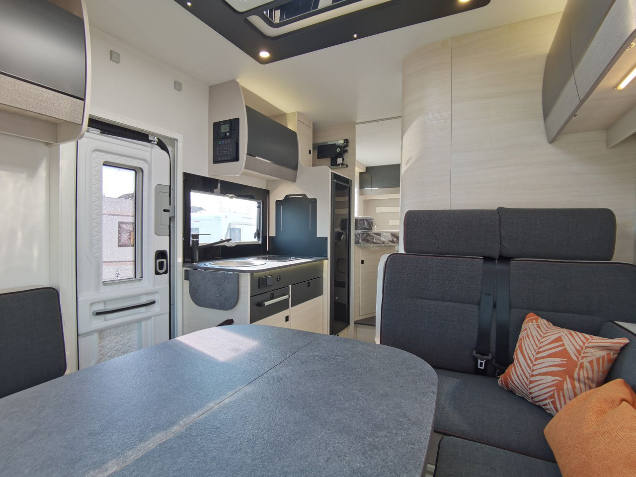 Chausson 627 TITANIUM /-2026- / 165PS - 8G. AUTOMATIK - Polointegrovaný obytný vůz: obrázek 4 Chausson 627 TITANIUM /-2026- / 165PS - 8G. AUTOMATIK - Polointegrovaný obytný vůz: obrázek 4