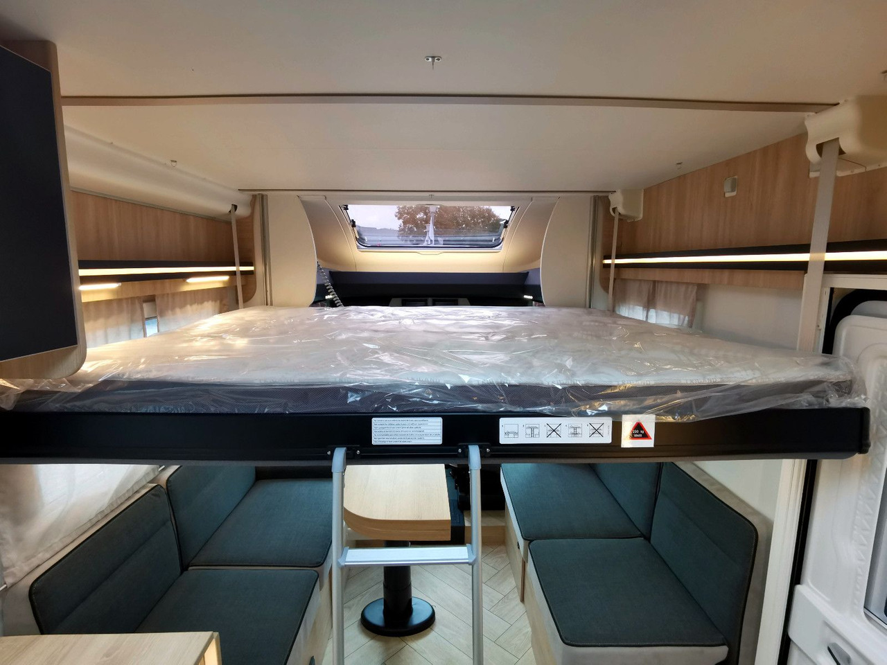 Chausson 640 TITANIUM / - 2026 - / XXL- HUBBETT & RAUMBAD leasing Chausson 640 TITANIUM / - 2026 - / XXL- HUBBETT & RAUMBAD: obrázek 9