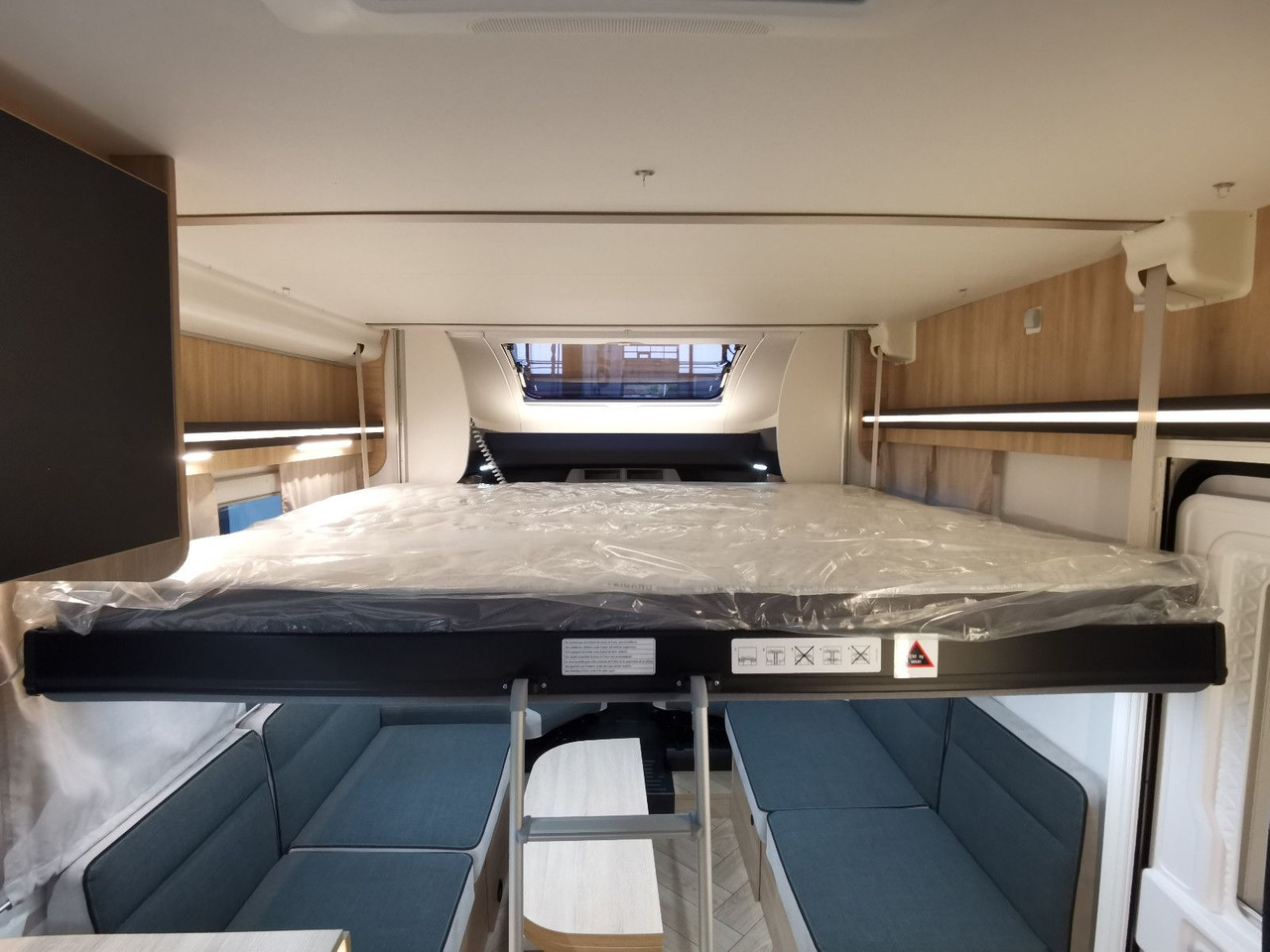 Polointegrovaný obytný vůz Chausson 640 TITANIUM /- 2026 - / XXL - HUBBETT & RAUMBAD: obrázek 9