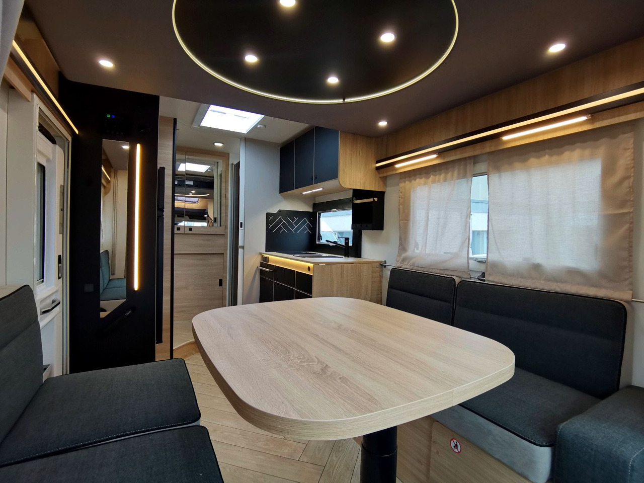 Chausson 640 TITANIUM / - 2026 - / XXL- HUBBETT & RAUMBAD leasing Chausson 640 TITANIUM / - 2026 - / XXL- HUBBETT & RAUMBAD: obrázek 6