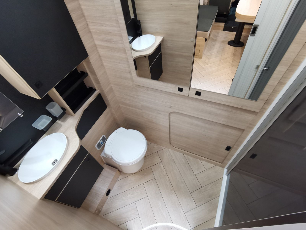 Polointegrovaný obytný vůz Chausson 640 TITANIUM / MODELL 2026 / 165PS /XXL-HUBBETT: obrázek 13
