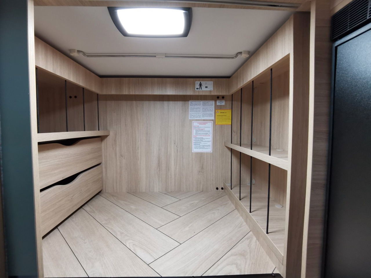 Polointegrovaný obytný vůz Chausson X 650 EXCLUSIVE LINE / - 2025 - / XXL - HUBBETT: obrázek 23