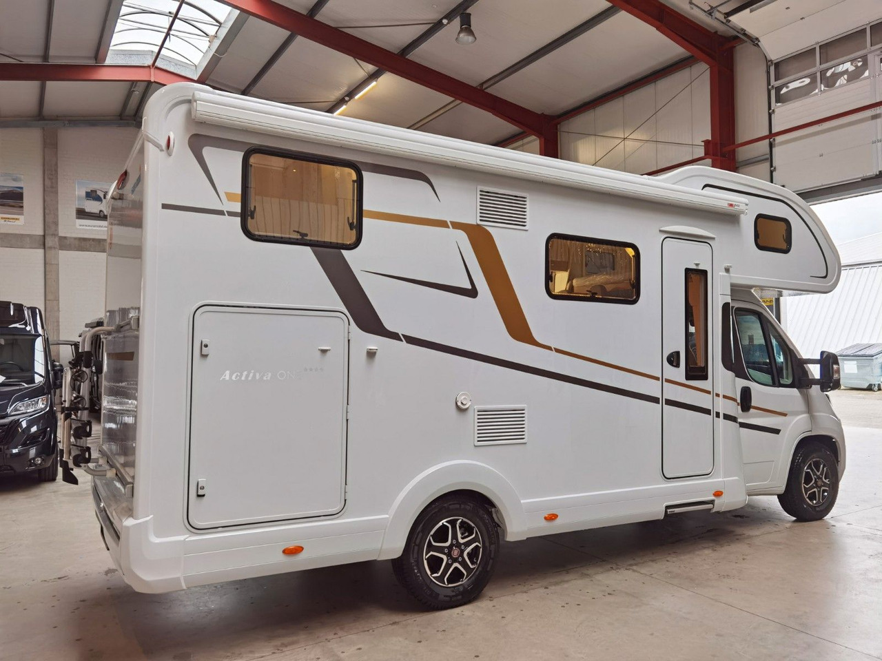 Eura Mobil ACTIVA ONE 690 HB / 180PS-40H MAXI/ PANORAMADACH - Alkovna: obrázek 4 Eura Mobil ACTIVA ONE 690 HB / 180PS-40H MAXI/ PANORAMADACH - Alkovna: obrázek 4